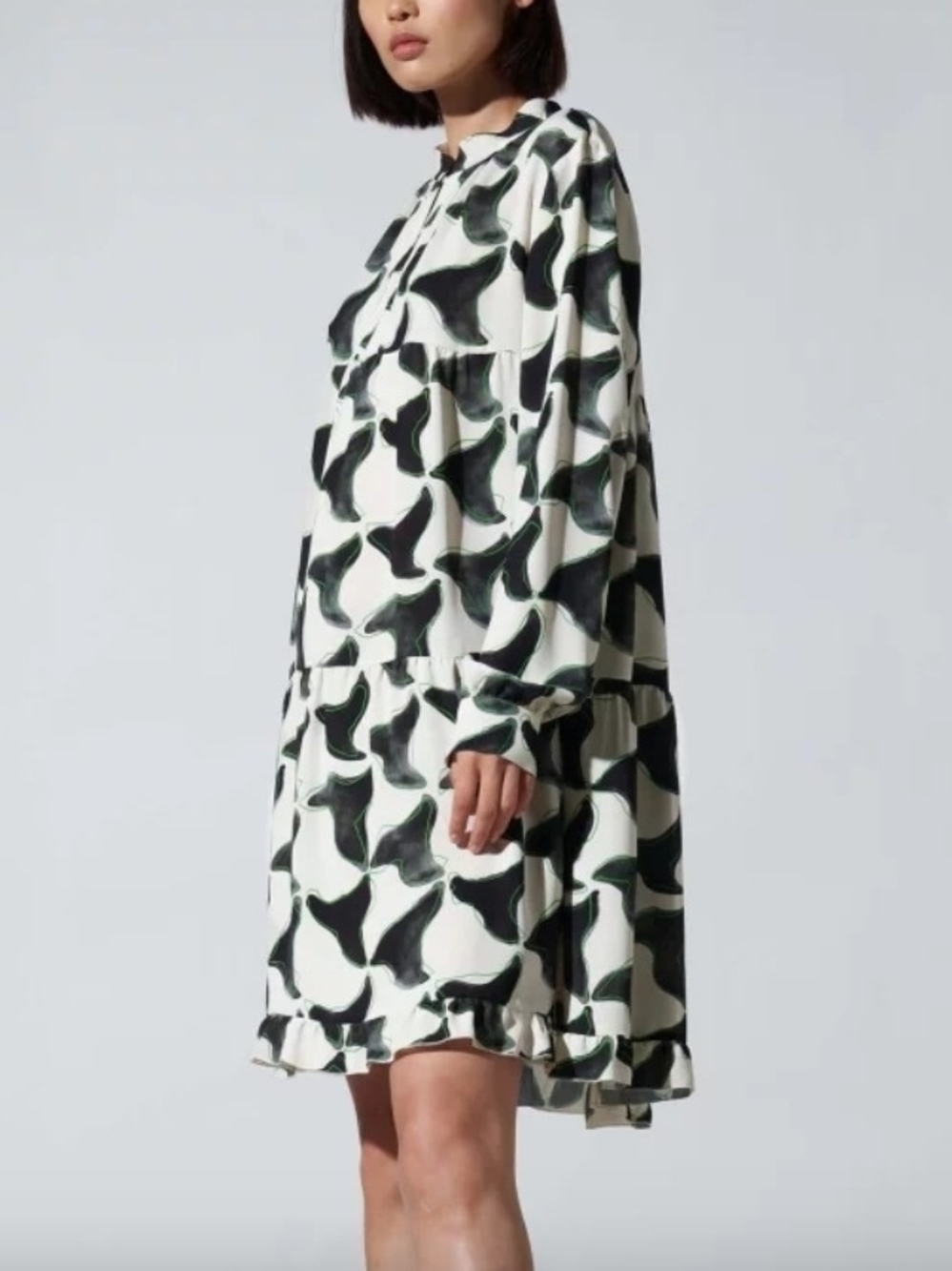 Lucia Cerano Abstract Black and White Long-Sleeve Tiered Swing Dress